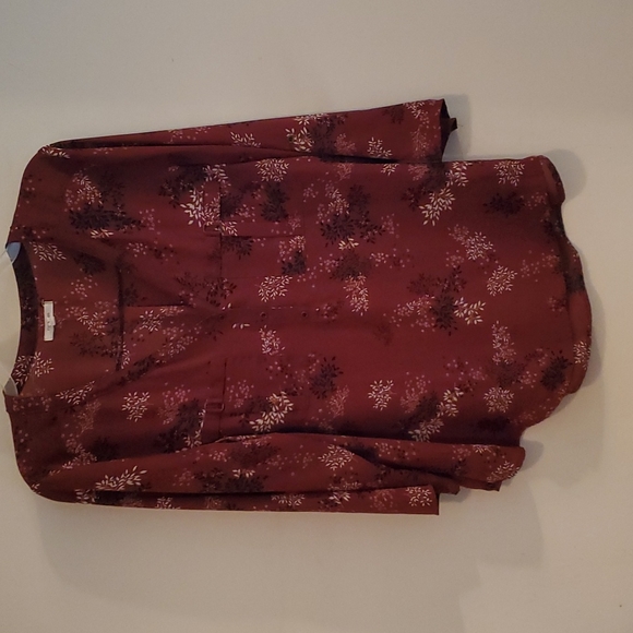 Maurice’s burgundy blouse like new - Picture 2 of 2